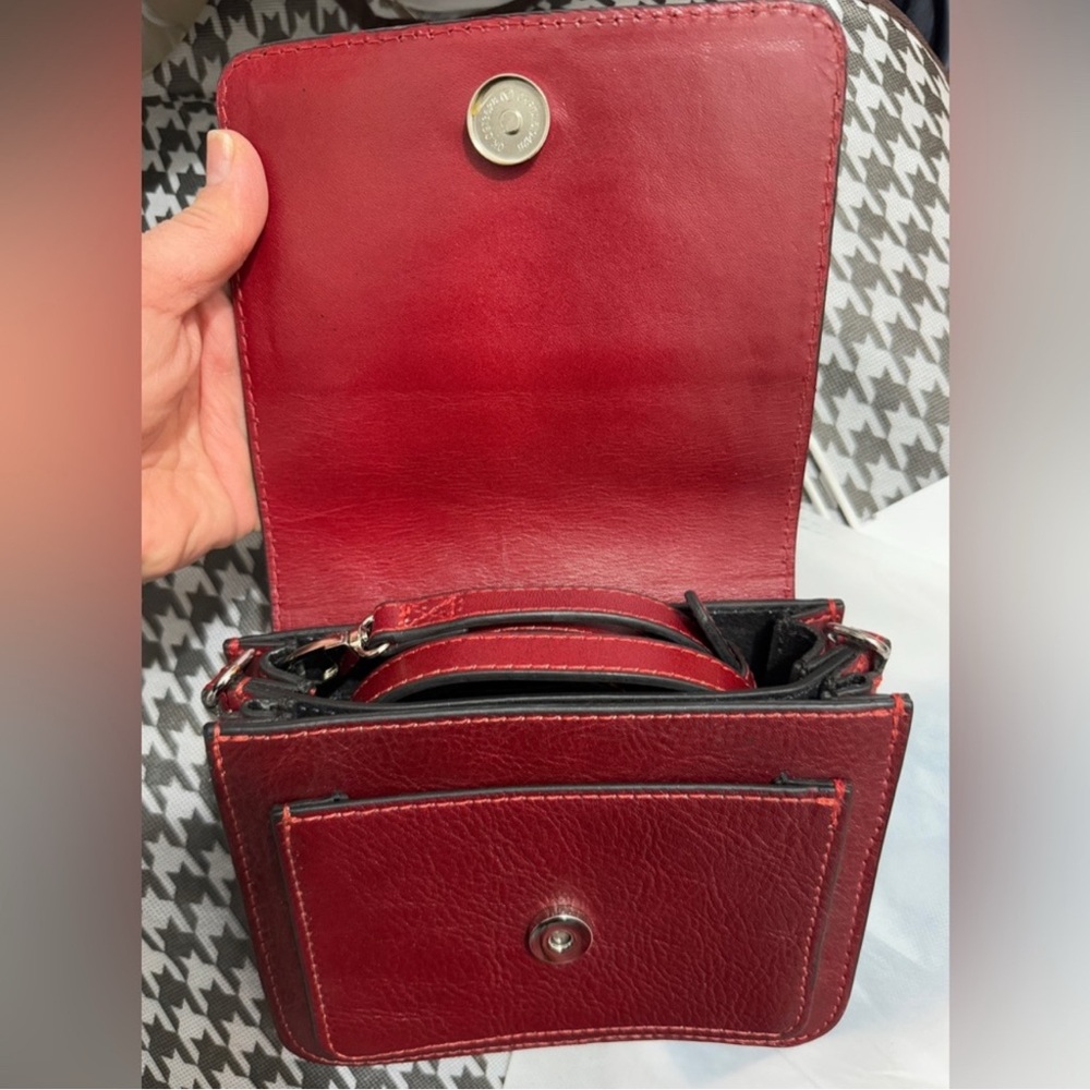 Hand tooled leather crossbody bag - Picture 5 of 6